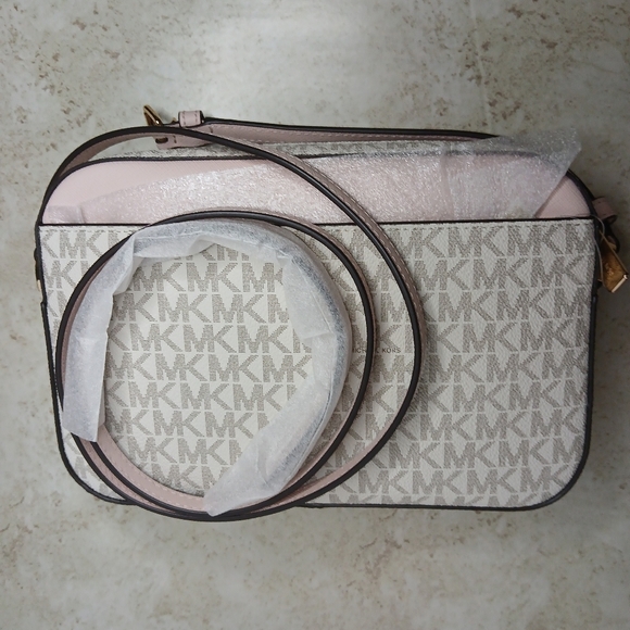Authentic Michael Kors Pink and Cream Crossbody Bag - Picture 5 of 8